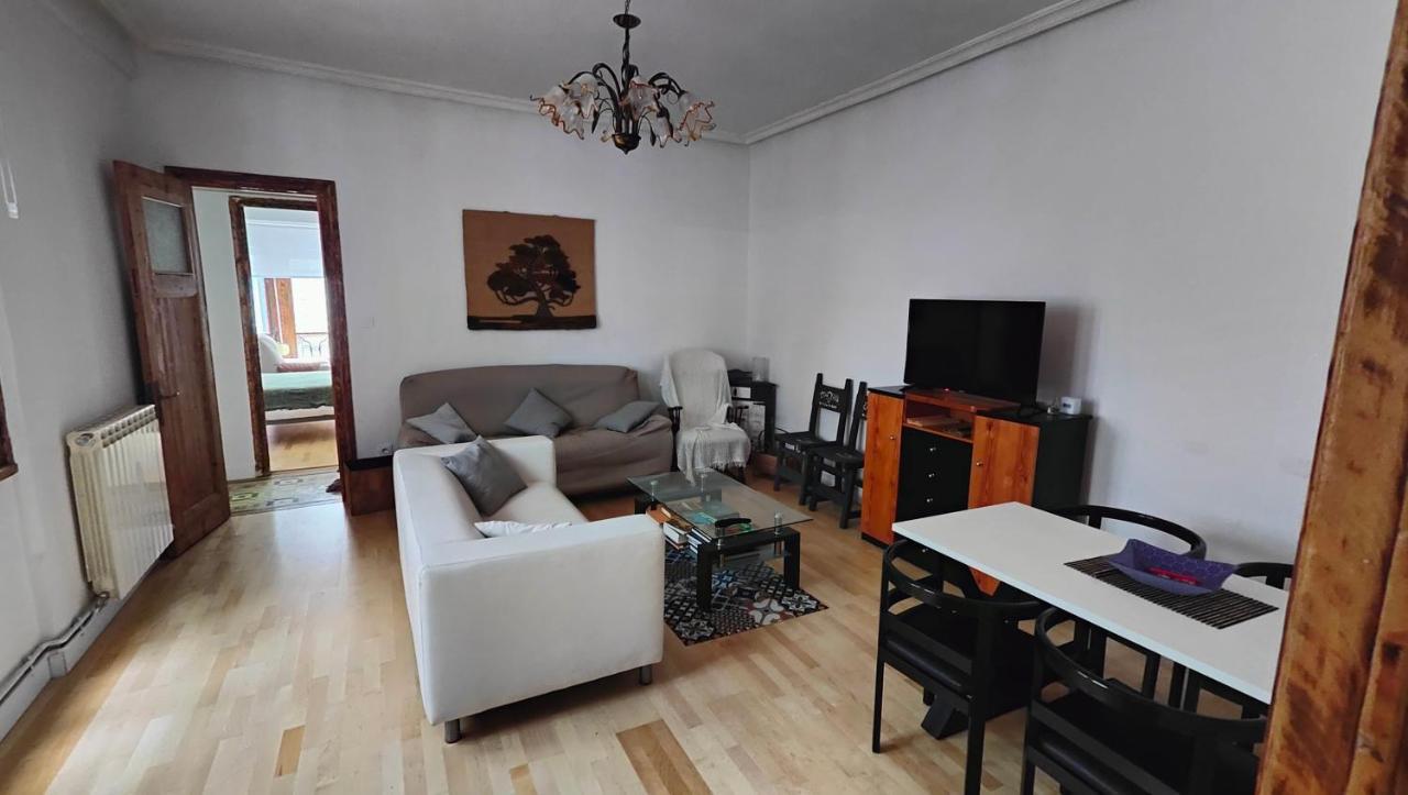 Las Letronas Apartment Gijon Bagian luar foto
