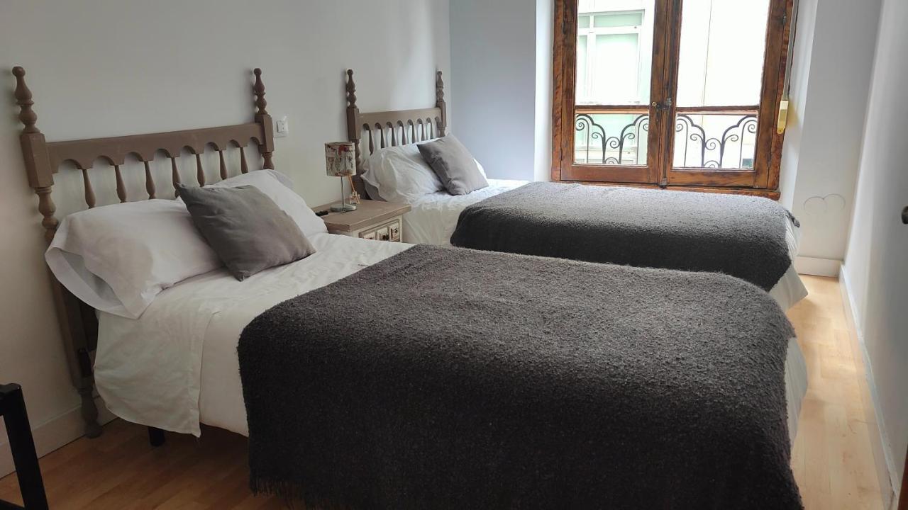 Las Letronas Apartment Gijon Bagian luar foto