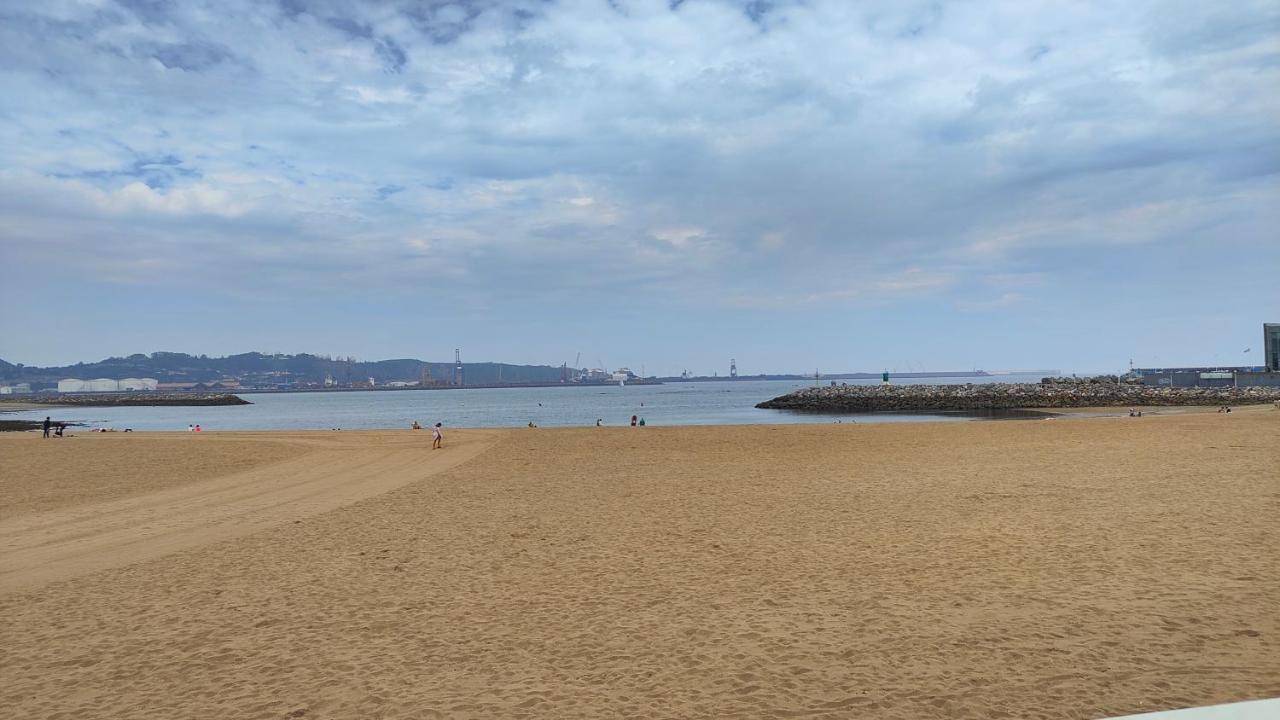 Las Letronas Apartment Gijon Bagian luar foto